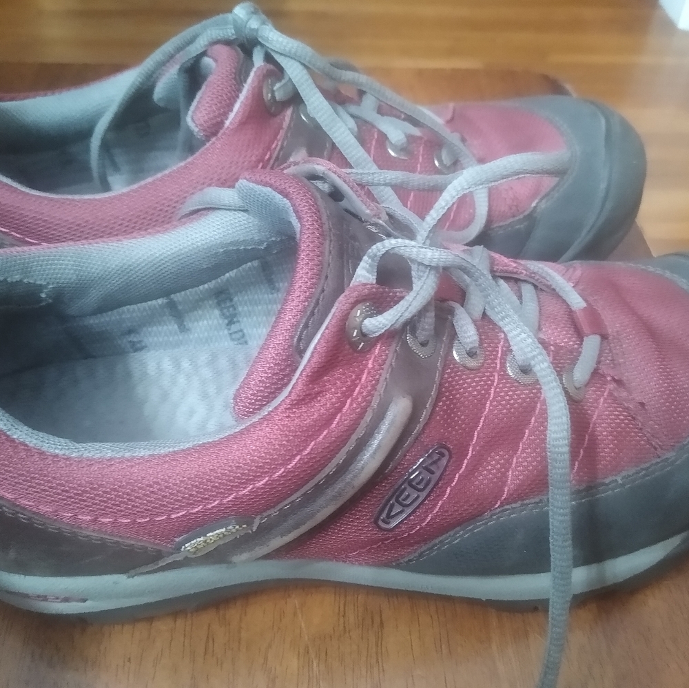 Keen dry waterproofSize 7.5Used